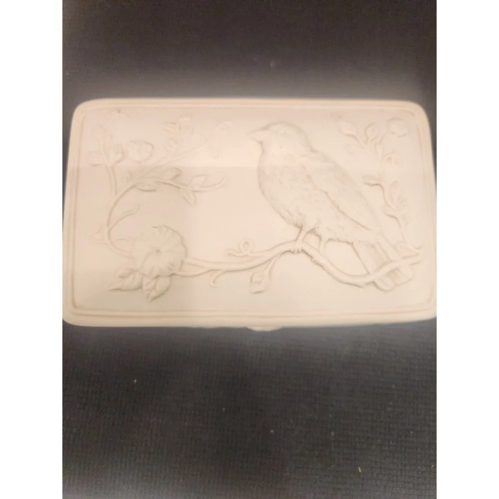 Vintage 2003 Sparrows Club Porcelain Bird‎ Music Trinket Box Plays 